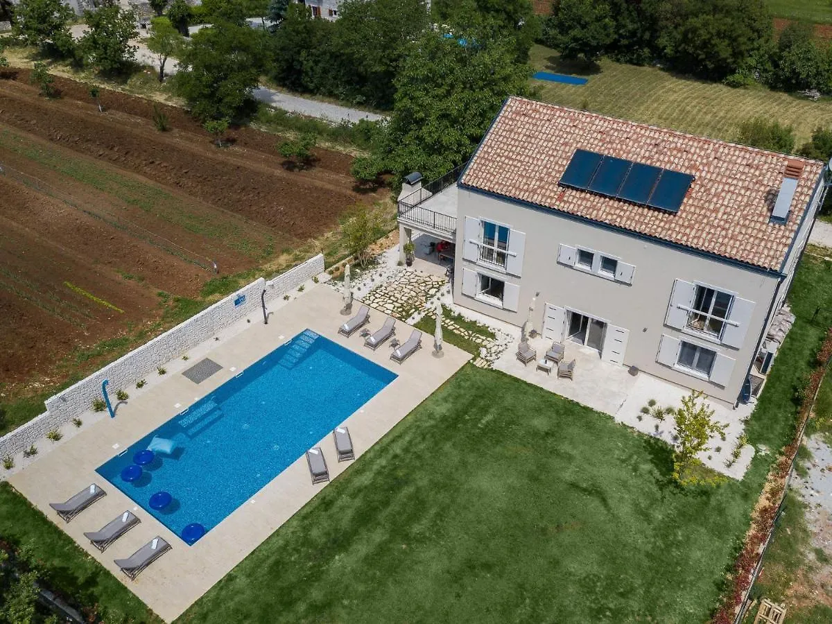 Luxurious Villa With Bubble Bath Svetvinčenat