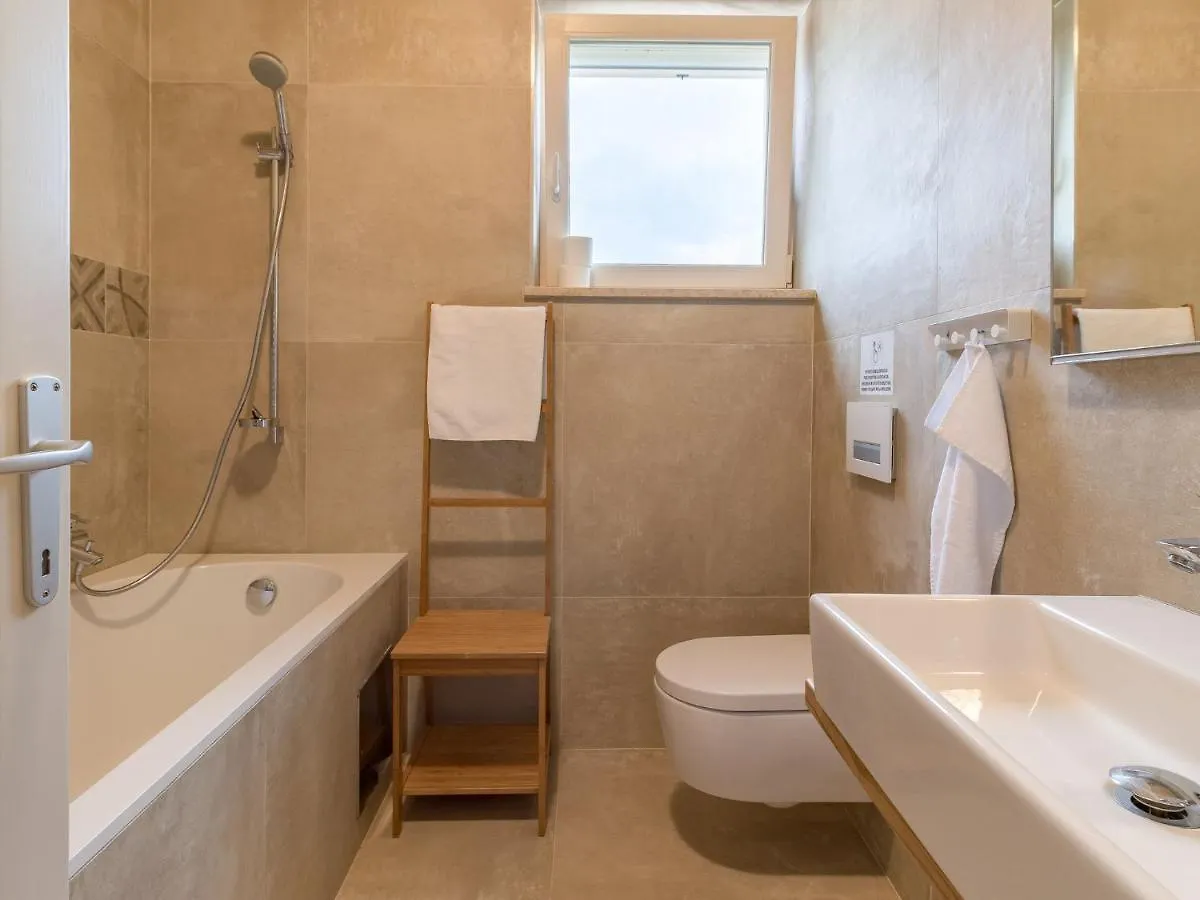 Luxurious Villa With Bubble Bath Svetvinčenat 0*,